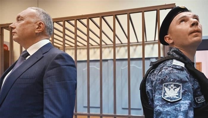 Суд привлек к субсидиарке экс-сенатора Дмитрия Савельева, рассказываем, почему