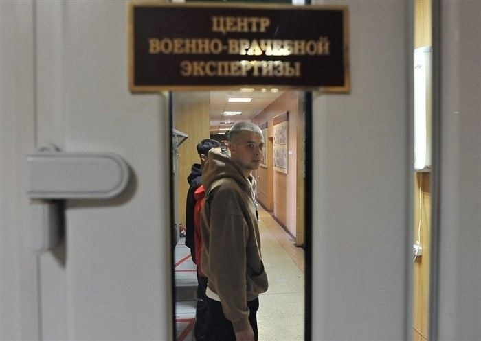 Кому может быть направлена повестка на учения: критерии и исключения