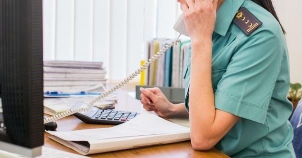 Сотрудник имеет задолженность по кредиту